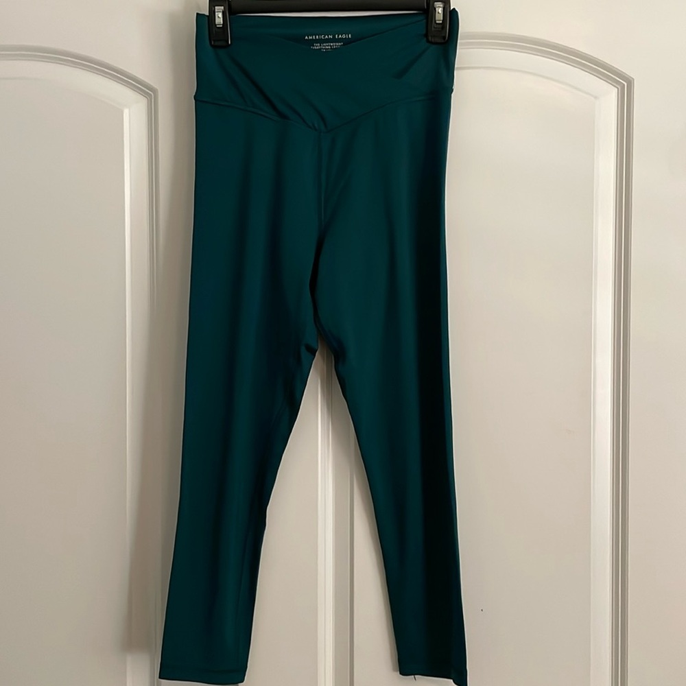 American Eagle crossover legging Size medium